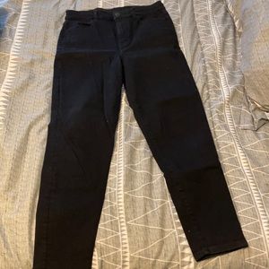 AE Women’s black jeans size 8 short